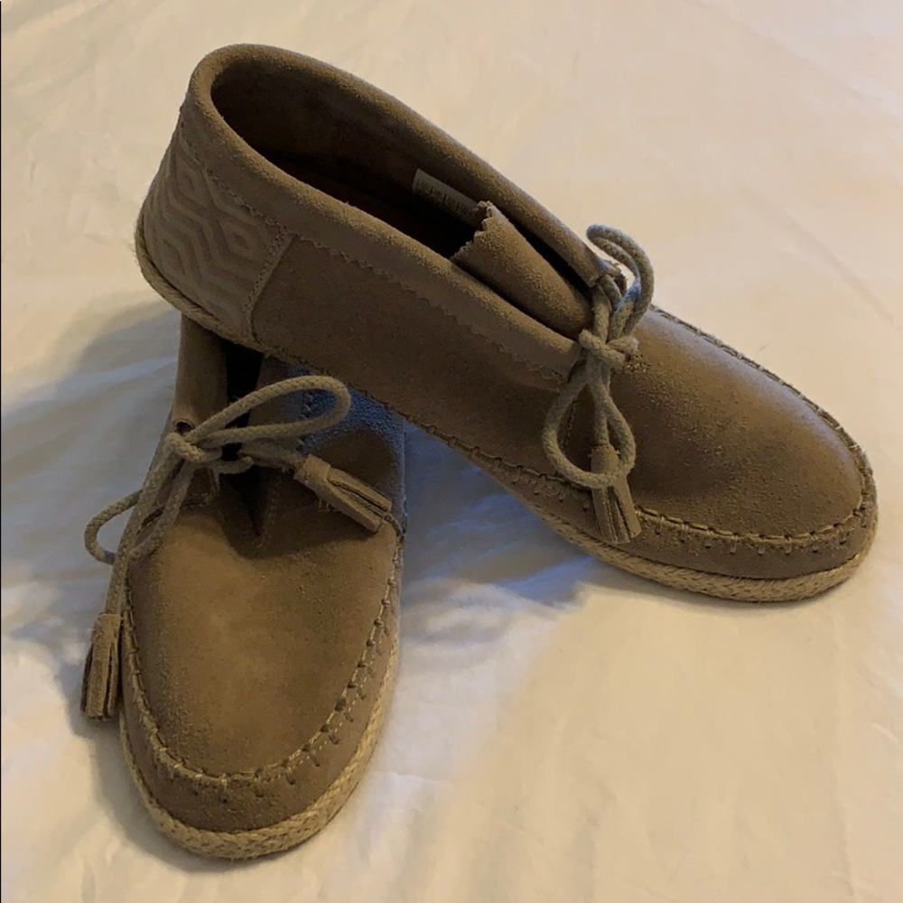 Toms brand mocasín bootie